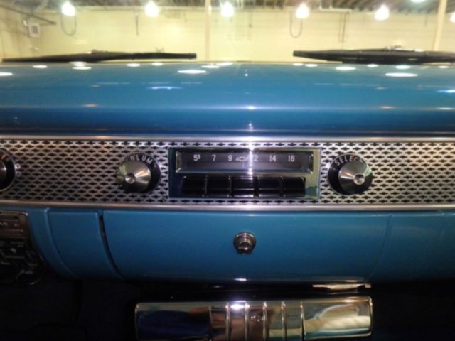 1955 White Chevrolet Nomad