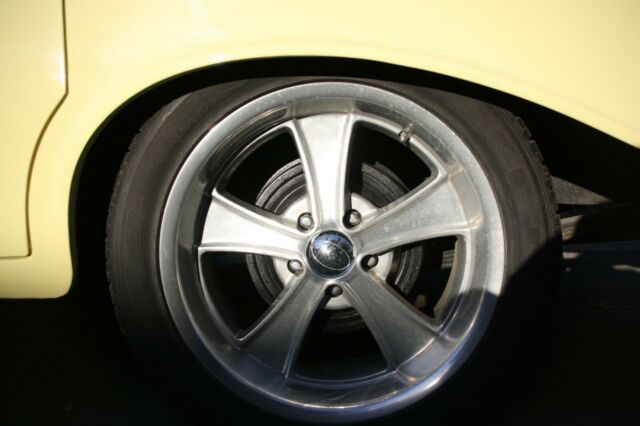 1956 Black & Yellow Chevrolet Bel Air/150/210 Wagon