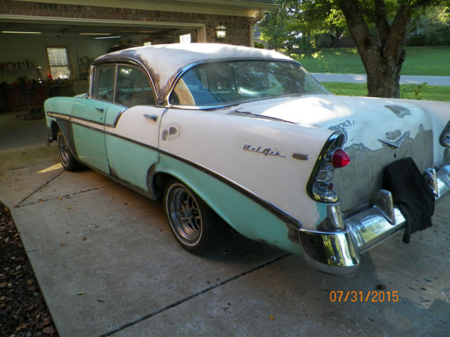 1956 GREEN & WHITE Chevrolet Bel Air/150/210 Sedan
