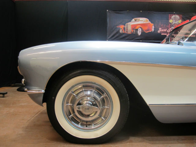 19560000 Blue Chevrolet Corvette Convertible
