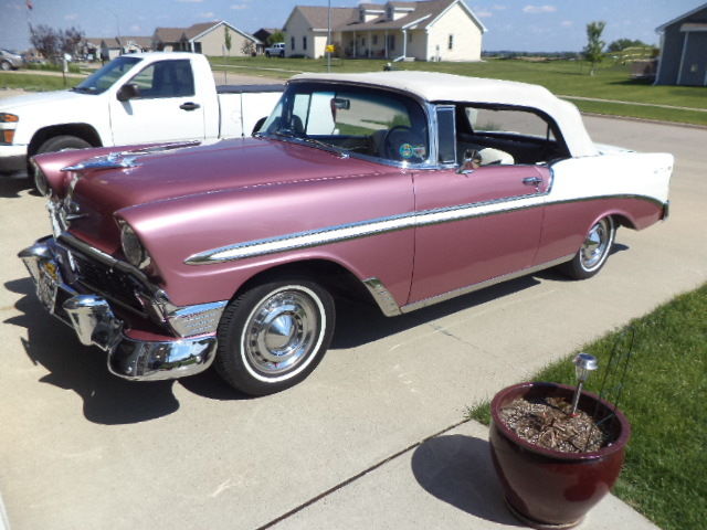 1956 DUSK PLUM/INDIA IVORY Chevrolet Bel Air/150/210 Convertible