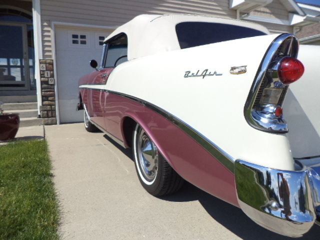 1956 DUSK PLUM/INDIA IVORY Chevrolet Bel Air/150/210 Convertible
