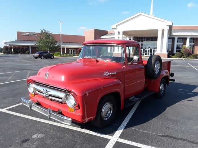 1956 Red Ford F-100 tk