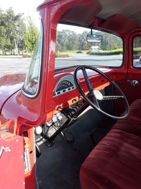 1956 Red Ford F-100 tk
