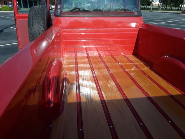 1956 Red Ford F-100 tk