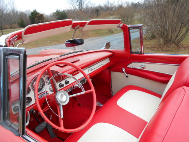 1956 RED/WHITE Ford Fairlane CONVERTIBLE