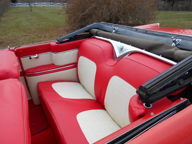 1956 RED/WHITE Ford Fairlane CONVERTIBLE