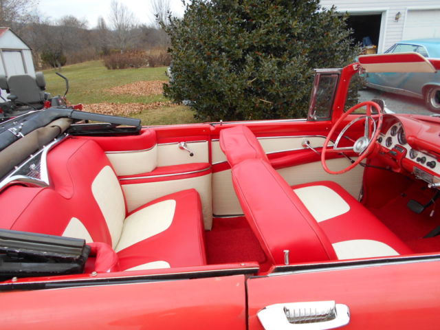 1956 RED/WHITE Ford Fairlane CONVERTIBLE