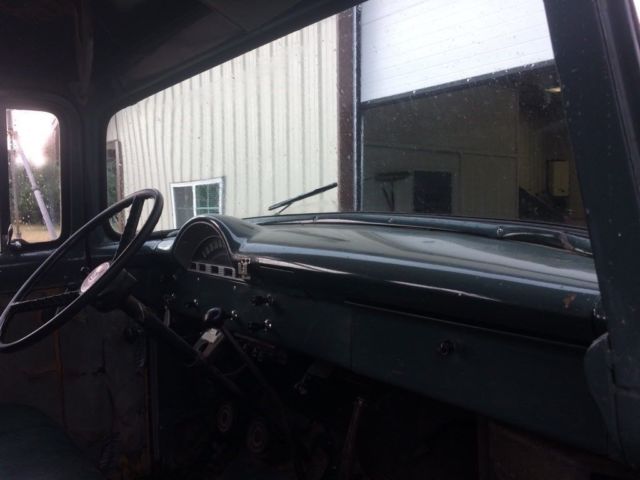 1956 Green Ford F-500 Cab & Chassis