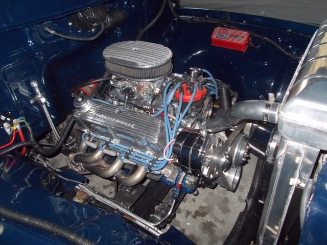 1956 blue Ford F-100 Extended Crew Cab Pickup