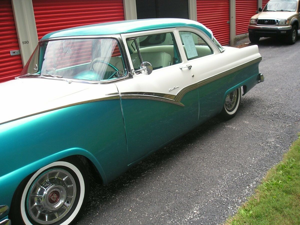 1956 Ford Fairlane Coupe
