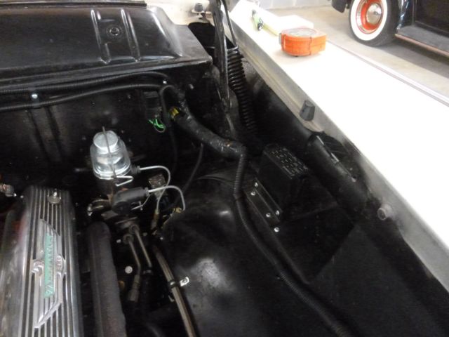 1956 BLUE/WHITE Ford Fairlane 4 DOOR
