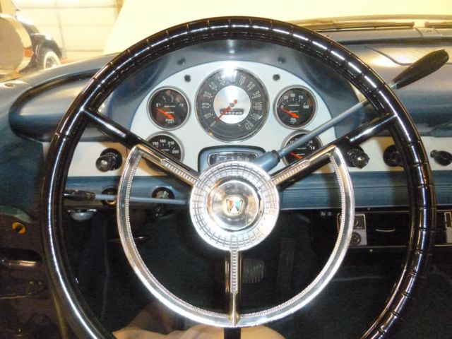 1956 BLUE/WHITE Ford Fairlane 4 DOOR
