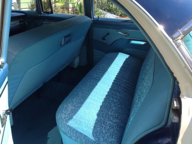1956 BLUE/WHITE Ford Fairlane 4 DOOR