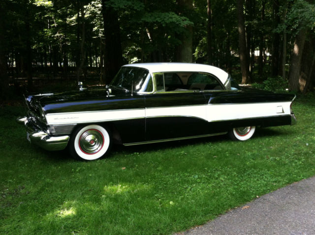 1956 Black &- White Packard Clipper U/K