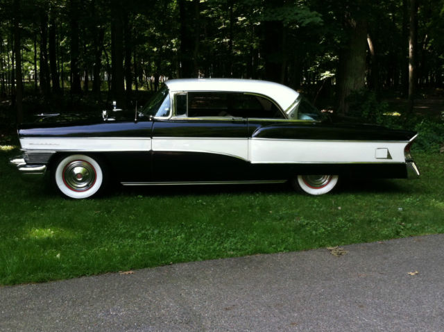 1956 Black &- White Packard Clipper U/K