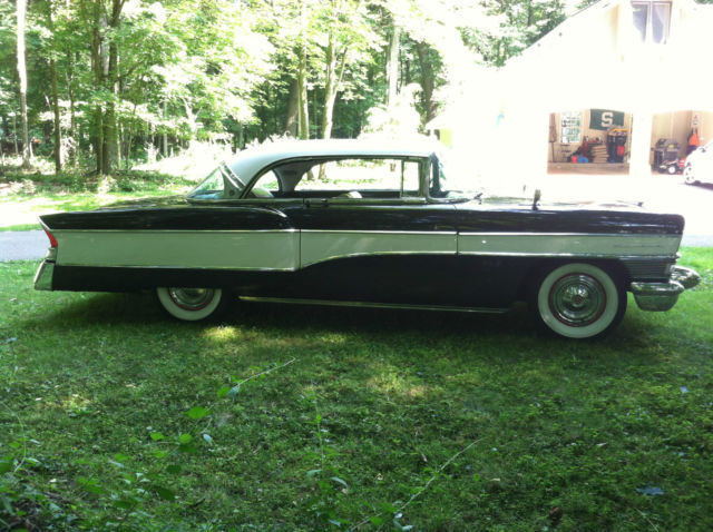 1956 Black &- White Packard Clipper U/K