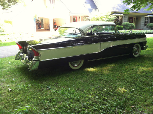 1956 Black &- White Packard Clipper U/K