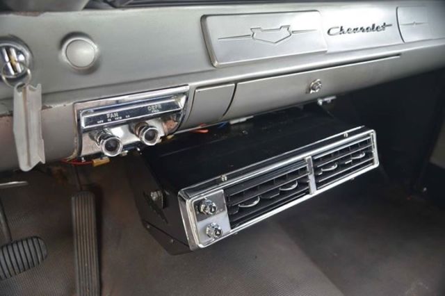 1957 Silver/white Chevrolet Bel Air/150/210 Coupe