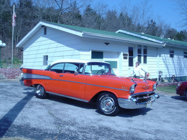 1957 White/Red Chevrolet Bel Air/150/210 2 door h/t