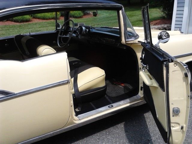 1957 Colonial Cream Chevrolet Bel Air/150/210 4dr Sport Hardtop