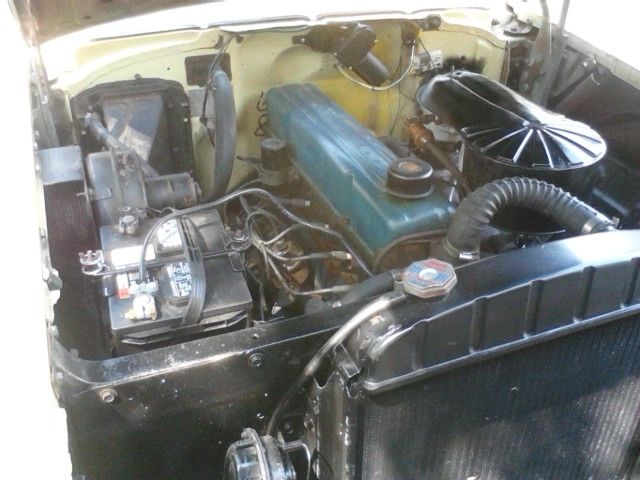 1957 Colonial Cream Chevrolet Bel Air/150/210 4dr Sport Hardtop