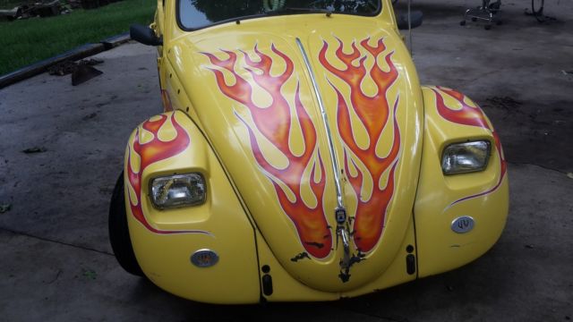 1957 yellow Volkswagen Beetle - Classic Coupe
