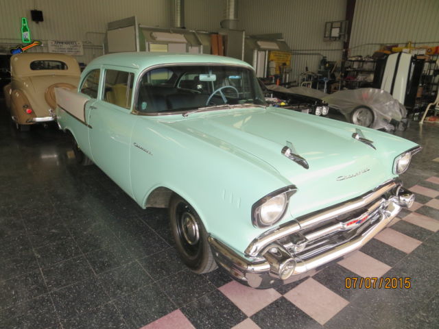 1957 Surf Green / Ivory Chevrolet Bel Air/150/210