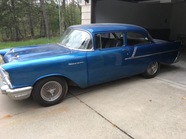 1957 Blue Chevrolet Bel Air/150/210 Sedan