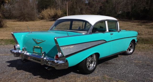 1957 BLUE/WHITE Chevrolet Bel Air/150/210 Coupe