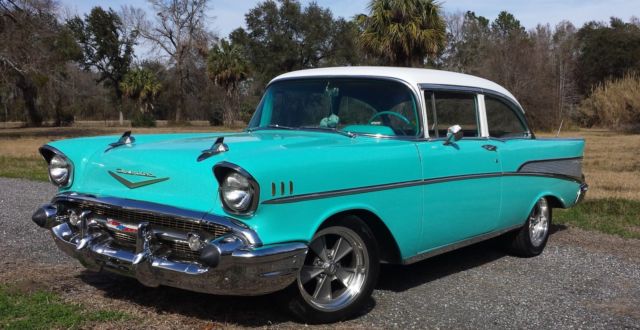 1957 BLUE/WHITE Chevrolet Bel Air/150/210 Coupe