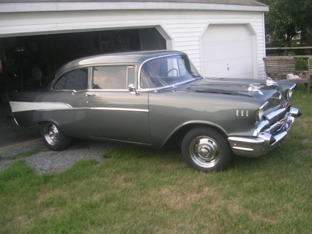 1957 Ivory Metallic Chevrolet Bel Air/150/210 Sedan