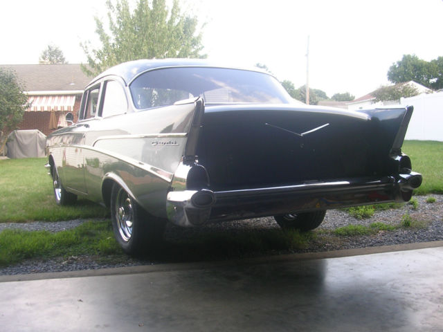 1957 Ivory Metallic Chevrolet Bel Air/150/210 Sedan
