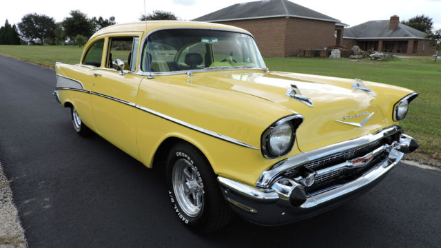 1957 YELLOW Chevrolet Bel Air/150/210 2DR SEDAN