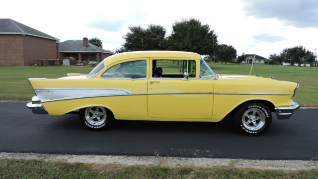 1957 YELLOW Chevrolet Bel Air/150/210 2DR SEDAN