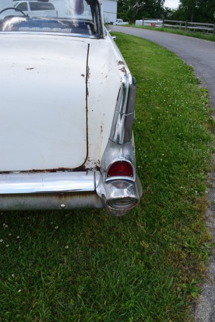 1957 White Chevrolet Bel Air/150/210 Sedan