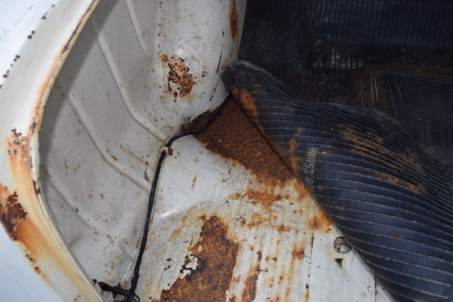 1957 White Chevrolet Bel Air/150/210 Sedan