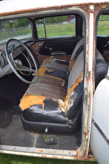 1957 White Chevrolet Bel Air/150/210 Sedan