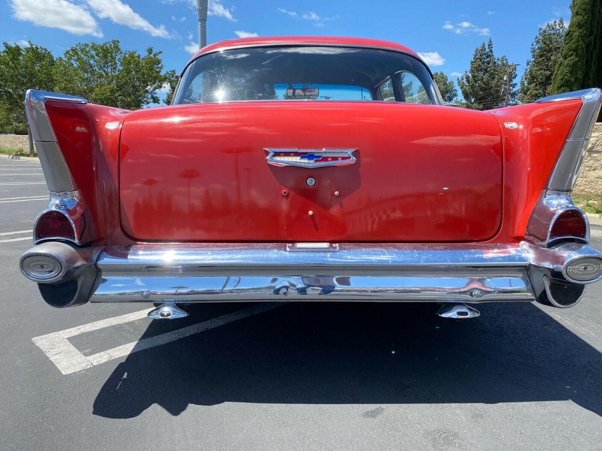 1957 RED Chevrolet Bel Air/150/210 Coupe