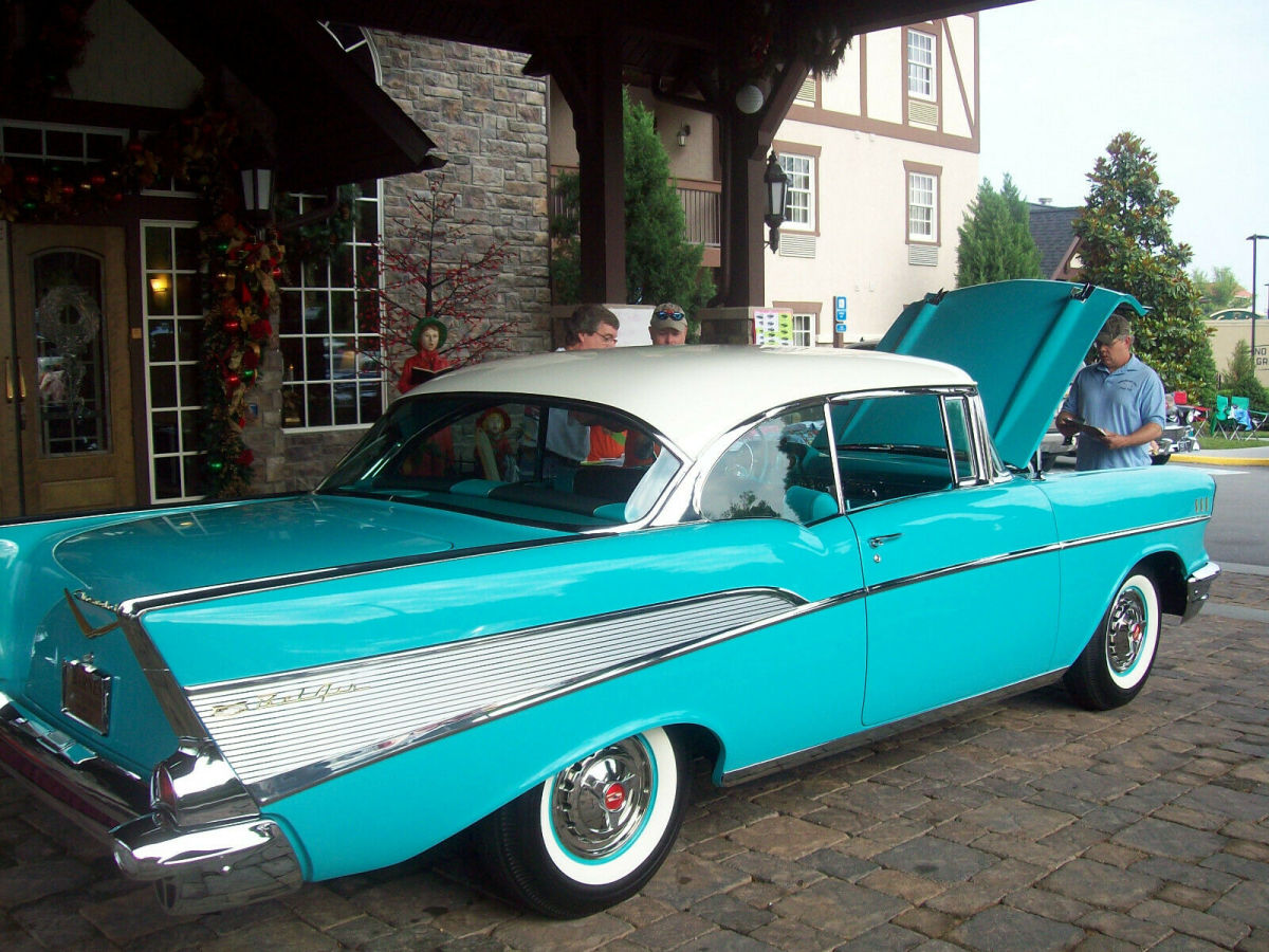 1957 Chevrolet Bel Air/150/210 2 Door Hardtop