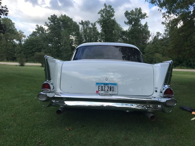 1957 White/Purple Chevrolet Bel Air/150/210 Coupe