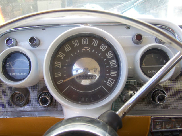 1957 Gold/White Chevrolet Bel Air/150/210 Wagon