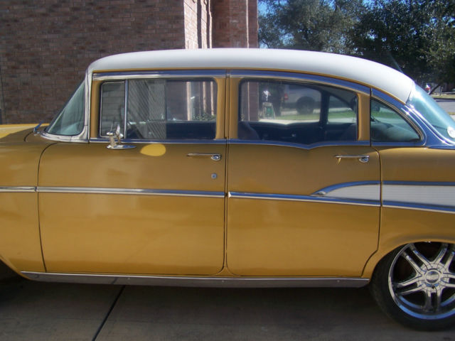 1957 Gold/White Chevrolet Bel Air/150/210 Wagon