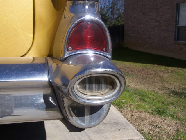 1957 Gold/White Chevrolet Bel Air/150/210 Wagon