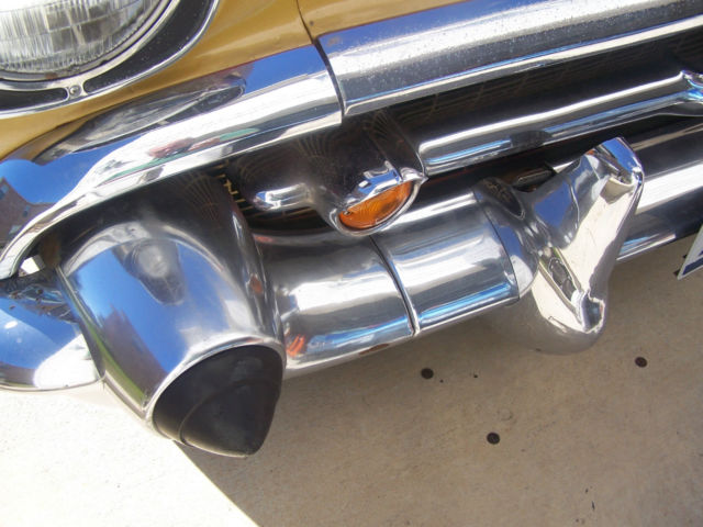 1957 Gold/White Chevrolet Bel Air/150/210 Wagon