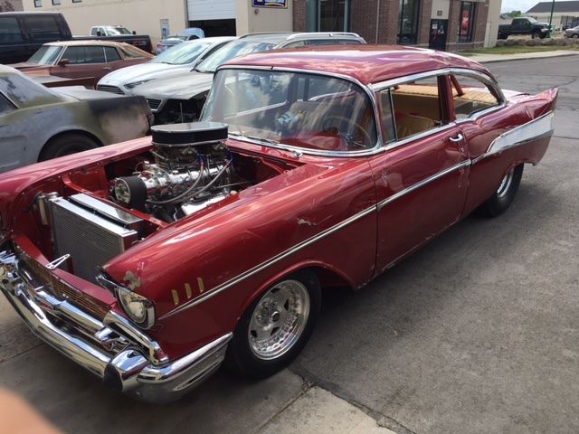 1957 White/Purple Chevrolet Bel Air/150/210