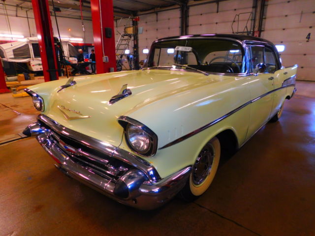 1957 Yellow Chevrolet Bel Air/150/210 Sedan