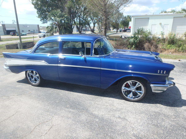 1957 Blue Chevrolet Bel Air/150/210 Hardtop