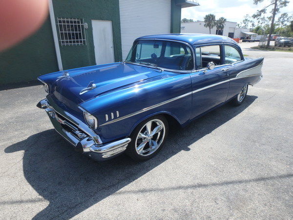 1957 Blue Chevrolet Bel Air/150/210 Hardtop
