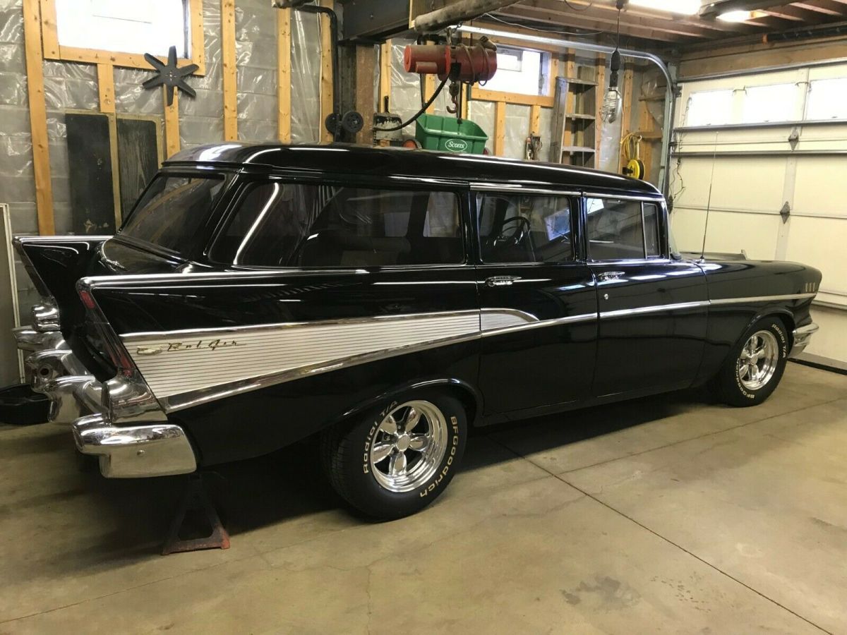 1957 Turquoise Chevrolet Bel Air/150/210 Wagon
